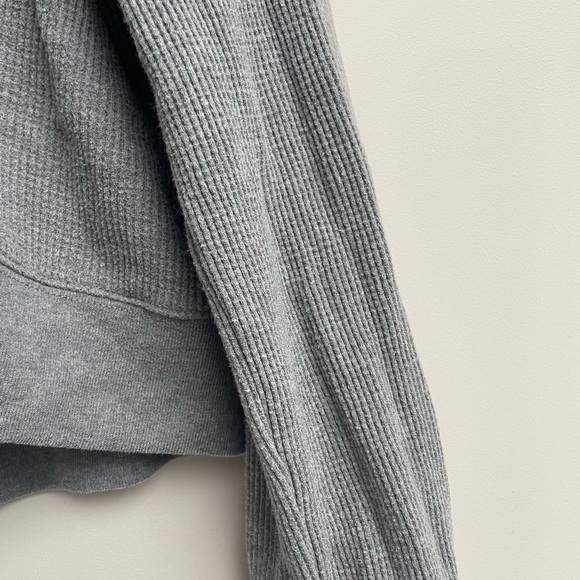 Abercrombie and Finch waffle sweater size small - Picture 4 of 7